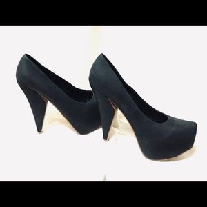 SOL! SOLD! STYLISH HEEELS! OFFERS ARE WELCOME!!!!